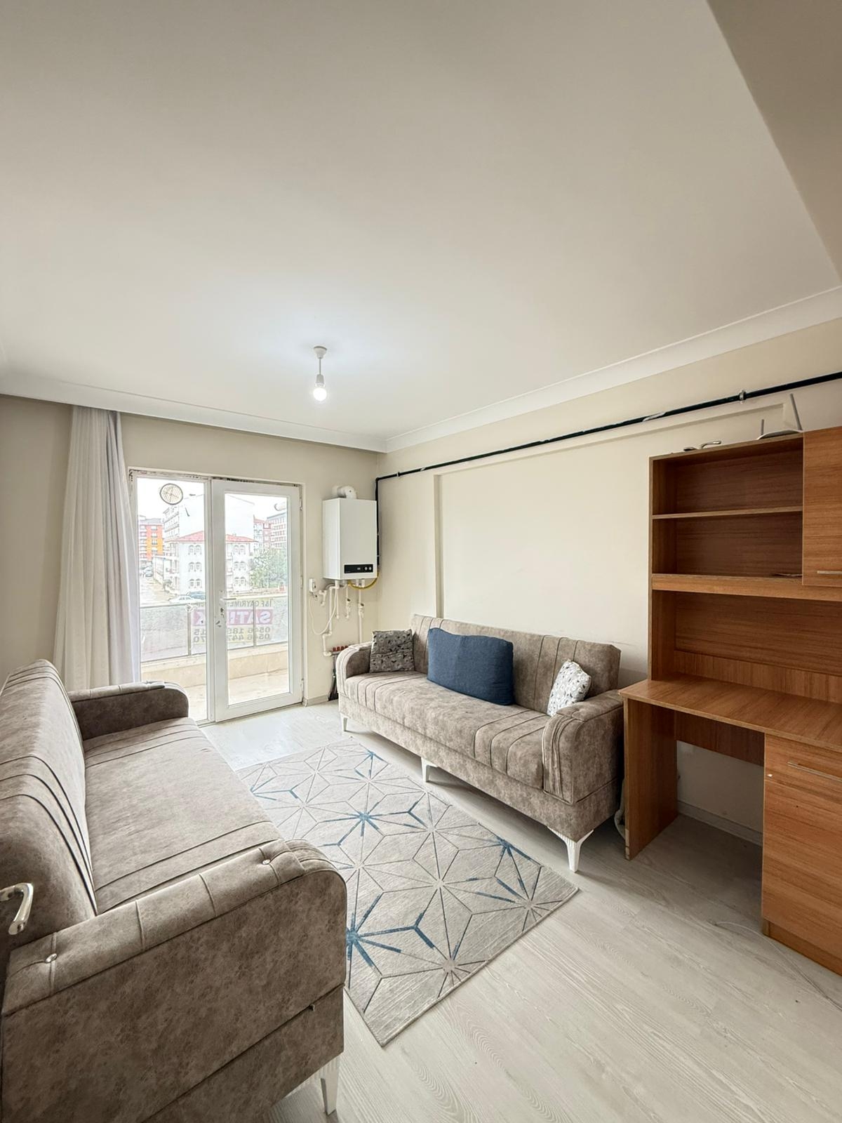 HEM YATIRIMLIK HEM OTURUMLUK SATILIK FIRSAT GENİŞ 3+0 DAİRE