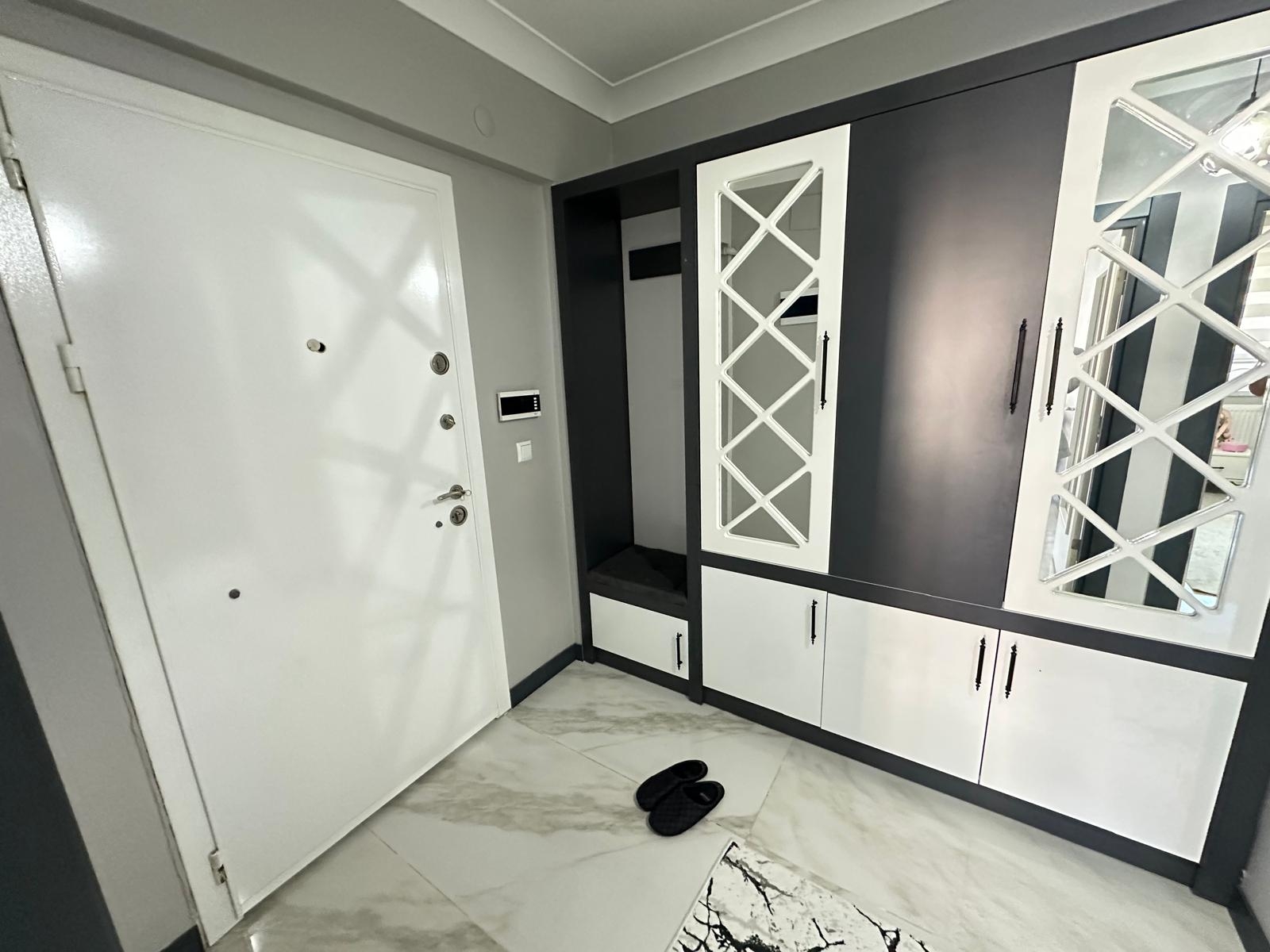 KALETEPEDE SIFIR AYARINDA ARAKAT 2.KAT EMİNEVİME UYGUN 3+1 DAİRE