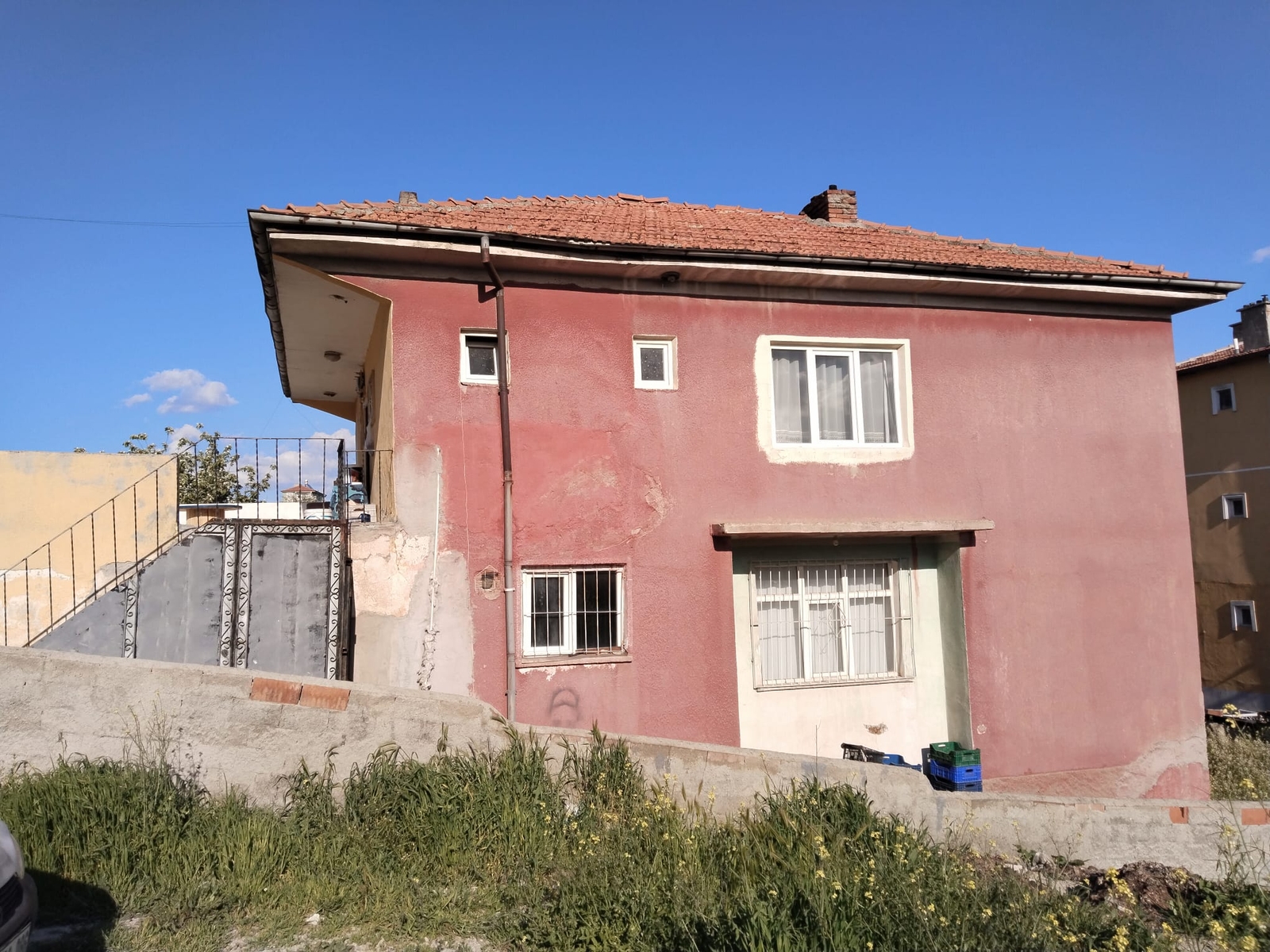 İ&F DEN SANAYİ MH DE 345 M2 ARSAYA SAHİP 2 KATLI EV
