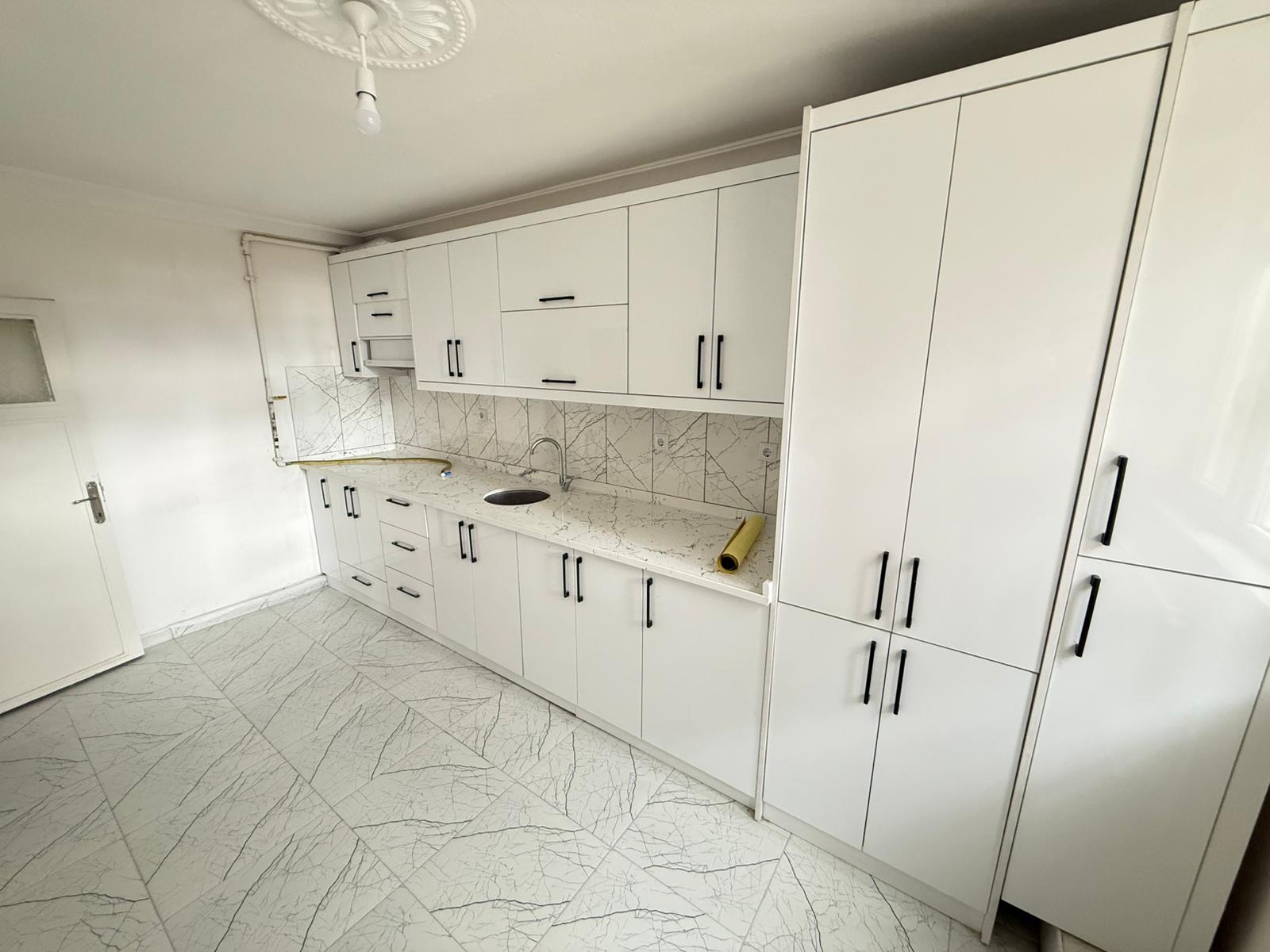 İ&F DEN SAMSUN BULVARI YAKINI FULL YAPILI GİRİŞ KAT 2+1 DAİRE
